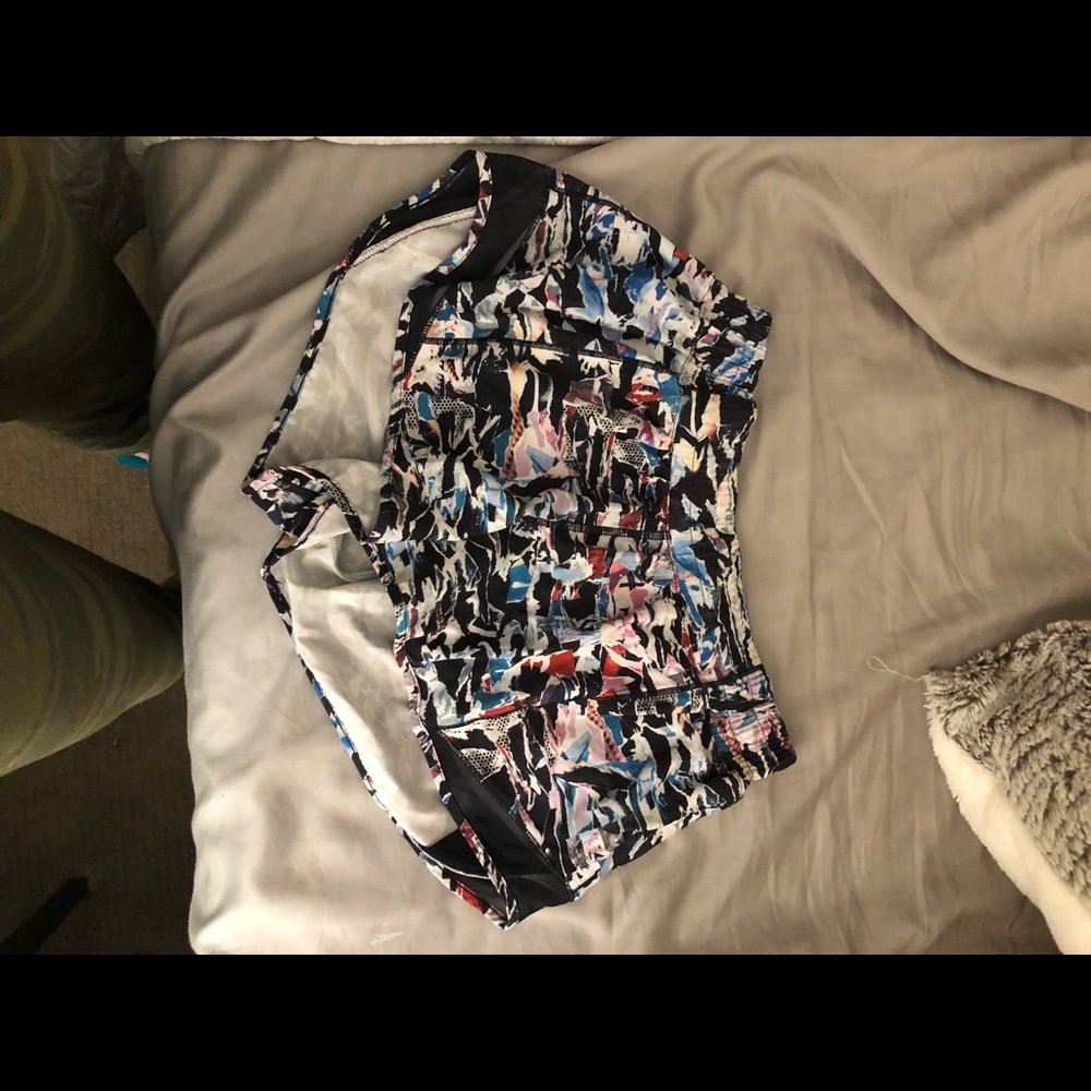 Lululemon Hotty hot shorts size 6